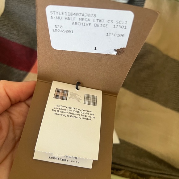 Burberry Cashmere Silk Scarf sand color New with tag - Picture 4 of 9